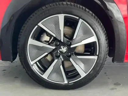 Photo 4 Peugeot 208  e- 136ch GT