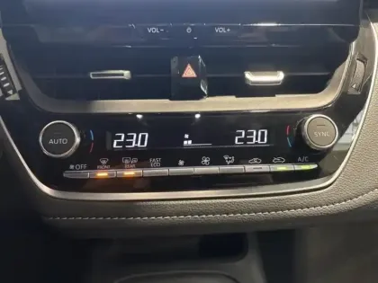 Photo 11 Toyota Corolla  1.8 140ch Dynamic MY24