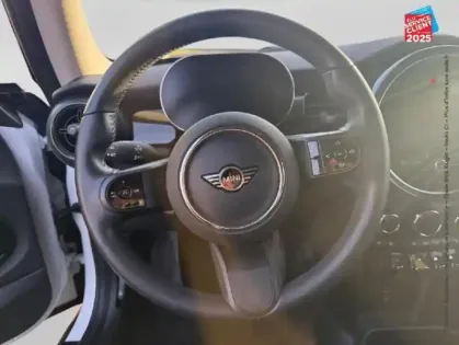 Photo 11 Mini Mini  Cooper SE 184ch Edition Premium BVA 5CV Siege chauf Camera