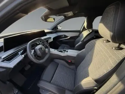 Photo 8 Peugeot 3008  1.2 Hybrid 136ch Allure e-DCS6