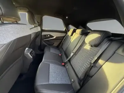 Photo 10 Peugeot 3008  1.2 Hybrid 136ch Allure e-DCS6