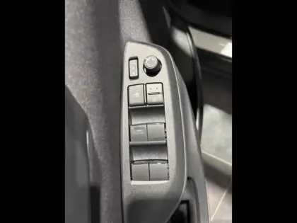 Photo 13 Toyota Yaris  Cross 116h Dynamic MC24