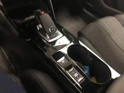 Photo 14 Peugeot 208  1.2 PureTech 100ch S&S GT EAT8