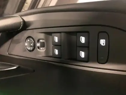 Photo 9 Peugeot 208  1.2 PureTech 100ch S&S GT EAT8