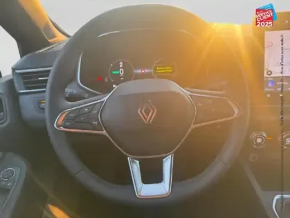 Photo 11 Renault Clio  1.6 E-Tech 145ch full hybrid Techno - 24 Camera GPS