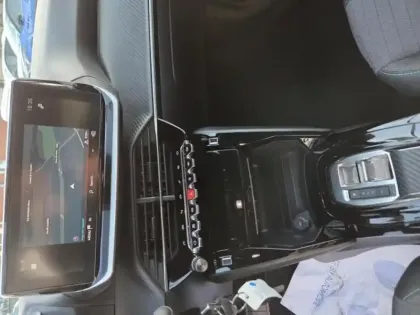 Photo 11 Peugeot 2008  1.2 PureTech 130ch S&S Allure EAT8