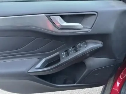 Photo 13 Ford Focus  SW 1.0 Flexifuel mHEV 125ch Titanium X Business Powershift