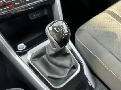 Photo 13 Volkswagen T-roc  1.0 TSI 110ch Life Plus