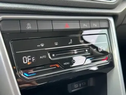 Photo 8 Volkswagen T-roc  1.0 TSI 110ch Life Plus