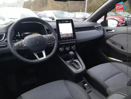 Photo 44 Renault Clio  1.6 E-Tech 145ch full hybrid Techno - 25 GPS Camera