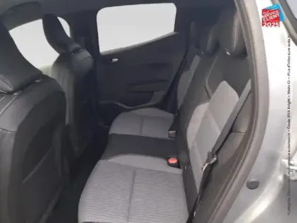 Photo 40 Renault Clio  1.6 E-Tech 145ch full hybrid Techno - 25 GPS Camera