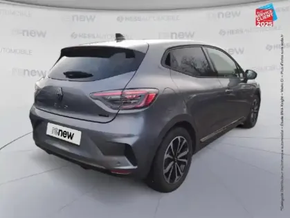 Photo 35 Renault Clio  1.6 E-Tech 145ch full hybrid Techno - 25 GPS Camera