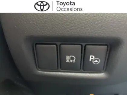 Photo 10 Toyota C-HR  1.8 Hybride 122ch Collection MY22