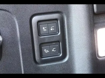 Photo 10 Land rover Defender  110 2.0 P300e PHEV Black Edition