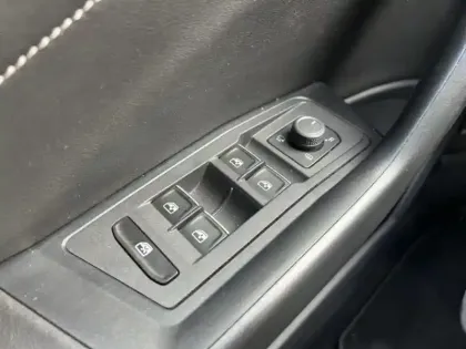 Photo 14 Volkswagen T-roc  1.5 TSI Evo2 150ch R-Line DSG7