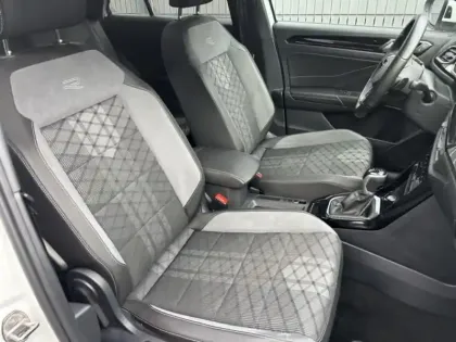 Photo 8 Volkswagen T-roc  1.5 TSI Evo2 150ch R-Line DSG7