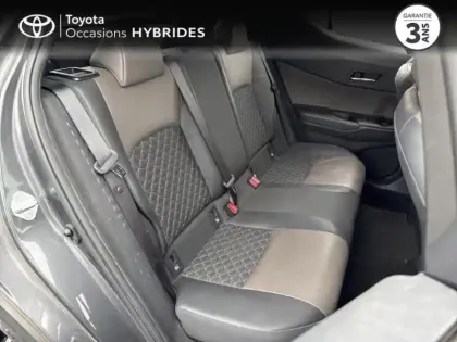 Photo 6 Toyota C-HR  122h Distinctive 2WD E-CVT MC19