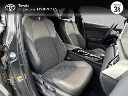 Photo 5 Toyota C-HR  122h Distinctive 2WD E-CVT MC19