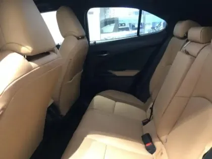 Photo 10 Lexus UX  250h Le 2WD Pack Technologie