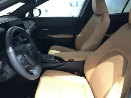 Photo 9 Lexus UX  250h Le 2WD Pack Technologie