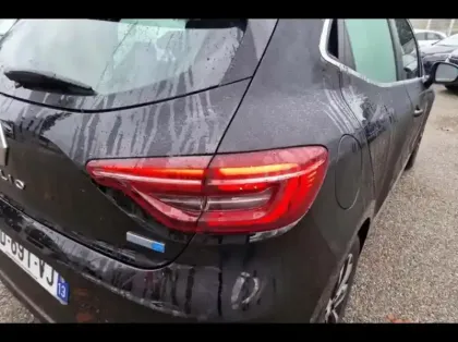 Photo 13 Renault Clio  1.6 E-Tech hybride 140ch Intens -21N