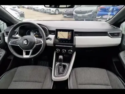 Photo 8 Renault Clio  1.6 E-Tech hybride 140ch Intens -21N