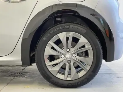 Photo 5 Peugeot 208  e- 136ch Allure Pack