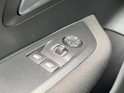 Photo 9 Peugeot 208  e- 136ch Active