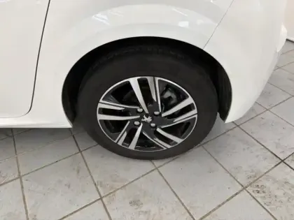 Photo 8 Peugeot 208  1.2 PureTech 100ch S&S Allure EAT8