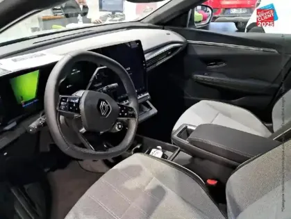 Photo 14 Renault Megane  E-Tech Electric 220ch Techno autonomie confort -24 GPS Camera