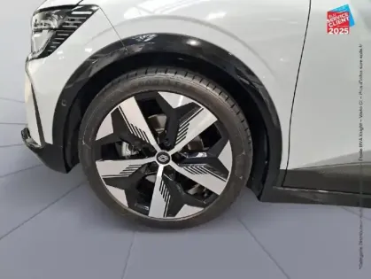 Photo 9 Renault Megane  E-Tech Electric 220ch Techno autonomie confort -24 GPS Camera