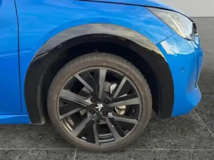 Photo 14 Peugeot 208  1.2 PureTech 130ch S&S GT EAT8