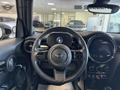 Photo 5 Mini Mini  5 Portes Cooper 136ch Edition Premium Plus BVA7