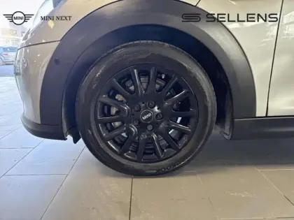 Photo 7 Mini Mini  5 Portes Cooper 136ch Edition Premium Plus BVA7