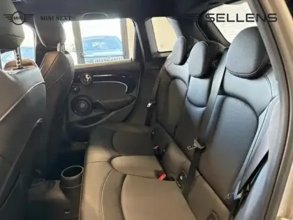 Photo 12 Mini Mini  5 Portes Cooper 136ch Edition Premium Plus BVA7