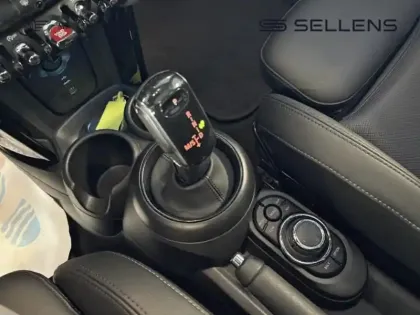 Photo 14 Mini Mini  5 Portes Cooper 136ch Edition Premium Plus BVA7