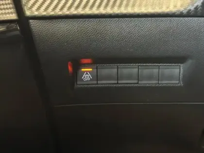 Photo 11 Peugeot 208  e- 136ch GT