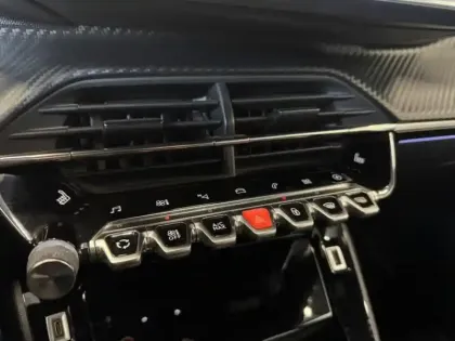 Photo 13 Peugeot 208  e- 136ch GT