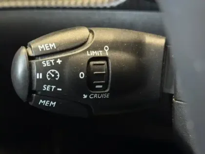 Photo 10 Peugeot 208  e- 136ch GT