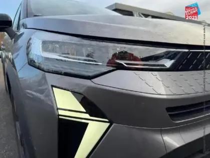 Photo 12 Renault Captur  1.0 TCe 90ch Techno - 25 Camera GPS