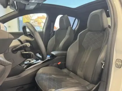 Photo 6 Peugeot 208  e- 136ch GT Pack