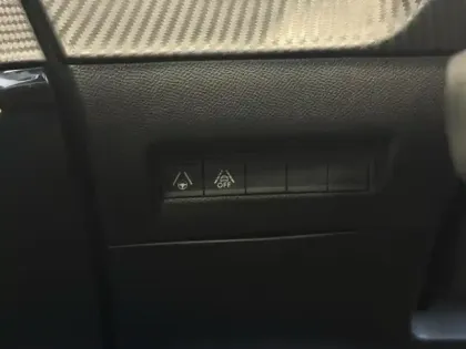 Photo 9 Peugeot 208  e- 136ch GT Pack