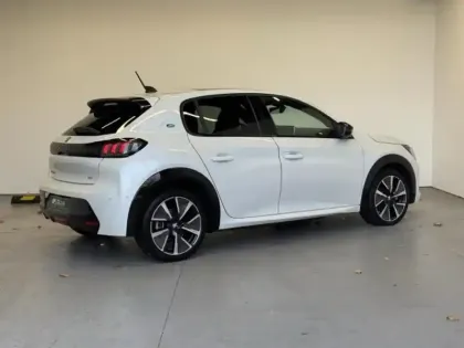 Photo 2 Peugeot 208  e- 136ch GT Pack