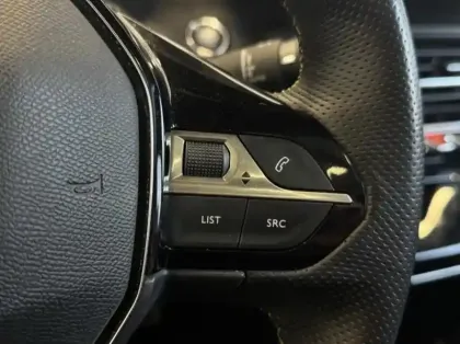 Photo 14 Peugeot 208  e- 136ch GT Pack