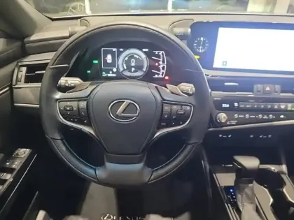 Photo 5 Lexus Es  300h Luxe MY25