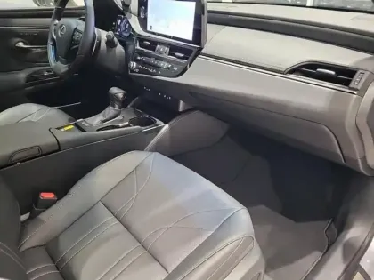 Photo 8 Lexus Es  300h Luxe MY25