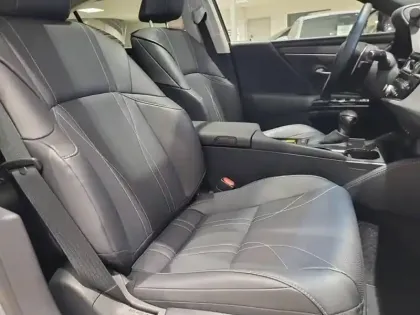 Photo 13 Lexus Es  300h Luxe MY25