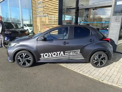 Photo 1 Toyota Yaris  116h Design 5p MY25
