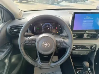 Photo 14 Toyota Yaris  116h Design 5p MY25