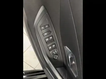 Photo 14 Peugeot 308  1.5 BlueHDi 130ch S&S Active Pack EAT8